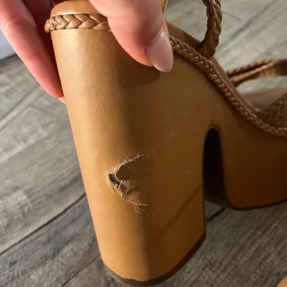 Schutz wedges - Picture 4 of 8